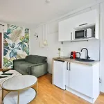 21#studio 2pers#sevres-lecourbe#necker Lägenhet Paris